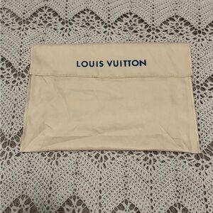 Louis Vuitton Cream Dust Cover Bag For A Purse Great Condition 10” by 13”